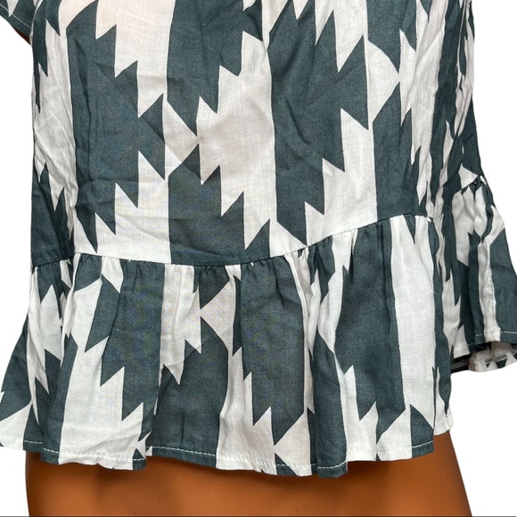 LJC Designs White And Grey Geometric Print Flutter Crop Top size Small - Picture 3 of 12